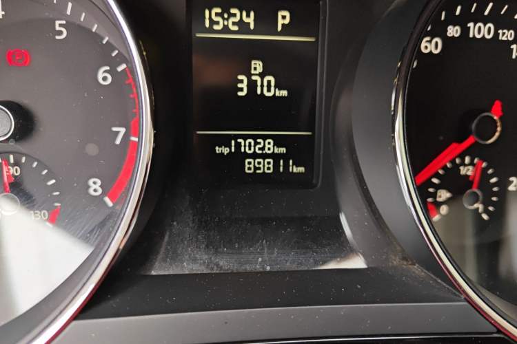 Used Volkswagen Sagitar 2015 230TSI Automatic Comfort Version
