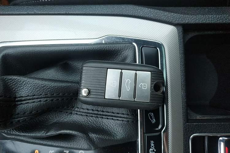 Used Roewe RX5 New Energy 2018 eRX5 50T Hybrid Luxury Edition
