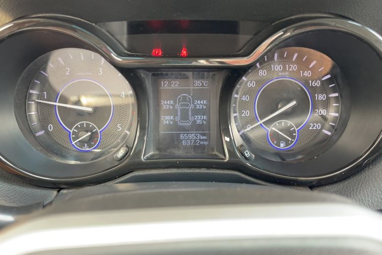 Used JMC Yusheng S350 2017 2.0T Manual Two-Wheel Drive Diesel Luxury Edition 5 Seats