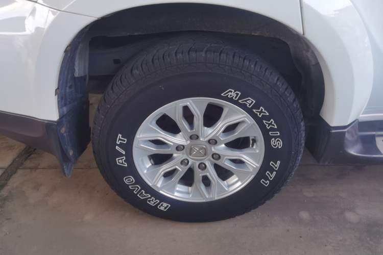 Used JMC Yusheng S350 2013 2.4T Automatic 2WD Diesel Ultra-Luxury 5-Seater
