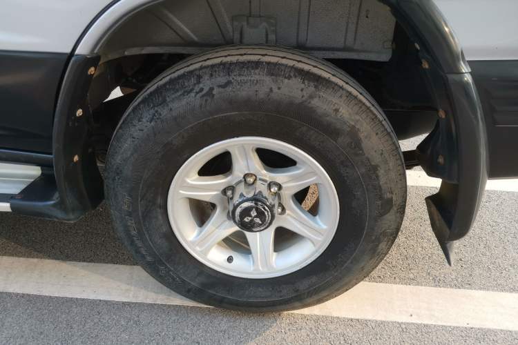 Used Leopaard Q6 2014 2.4L Four-Wheel Drive Version