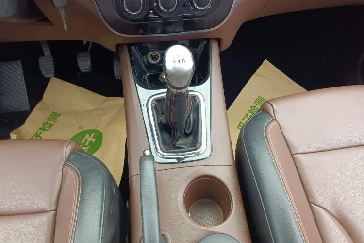 Used FORTHING Joyear X5 2016 1.6L Manual Luxury Edition
