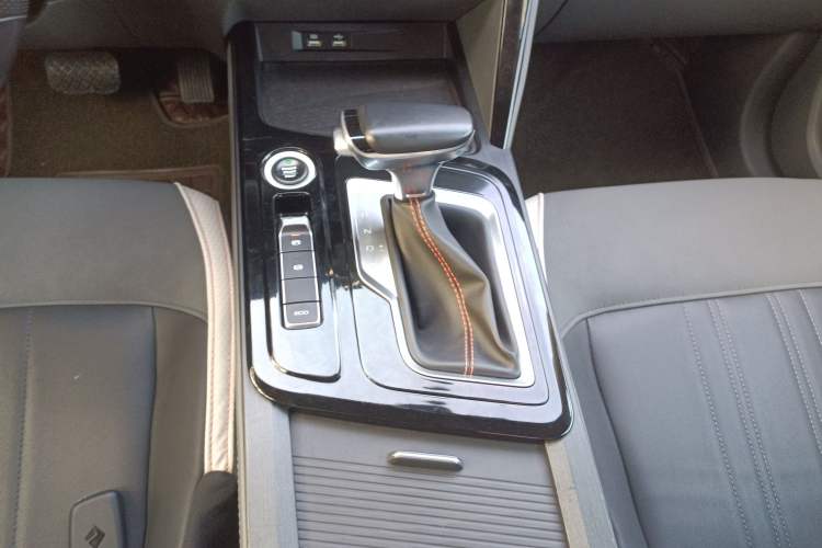 Used Baojun RC-6 2019 1.5T CVT 24-Hour Online Prestige Edition
