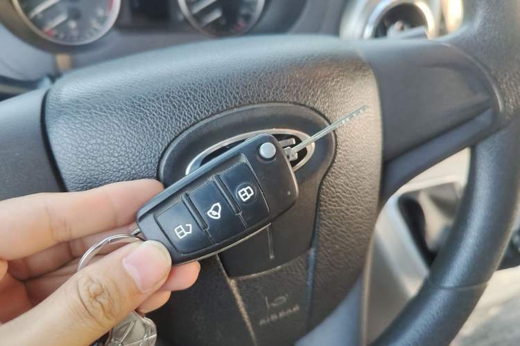 Used JAC M3 2019 PLUS IKEA Edition 1.8L Luxury 9-Seater Vehicle Key