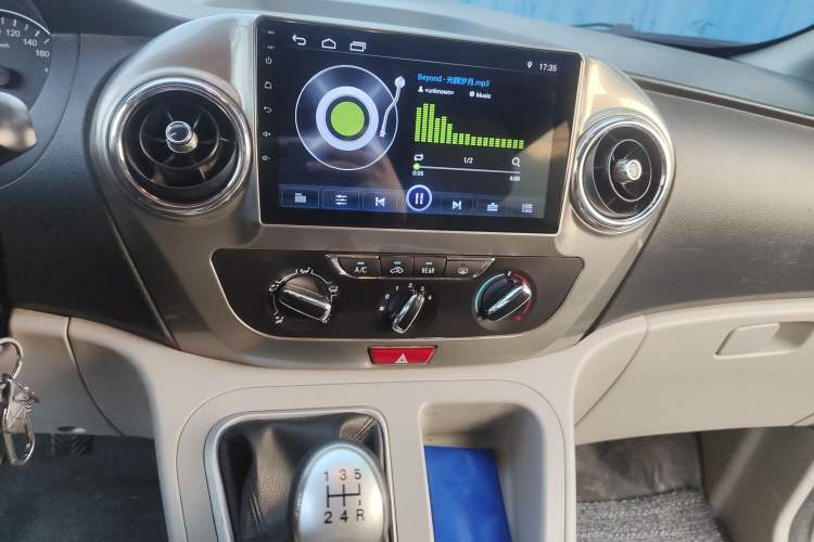 Used JAC M3 2019 PLUS IKEA Edition 1.8L Luxury 9-Seater Audio And AC Panel