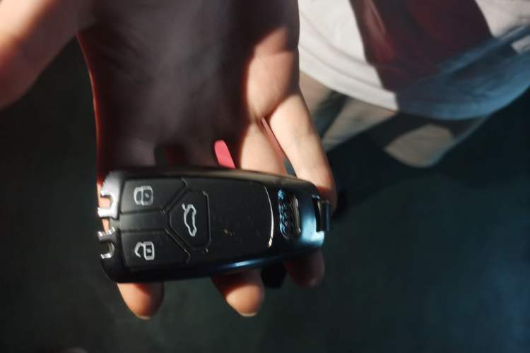 Used Audi Q5L Sportback 2021 45 TFSI Luxury Edition Vehicle Key