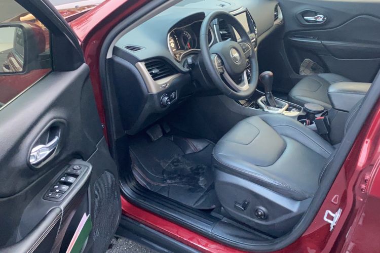 Used Jeep Cherokee 2016 2.4L Leading Edition