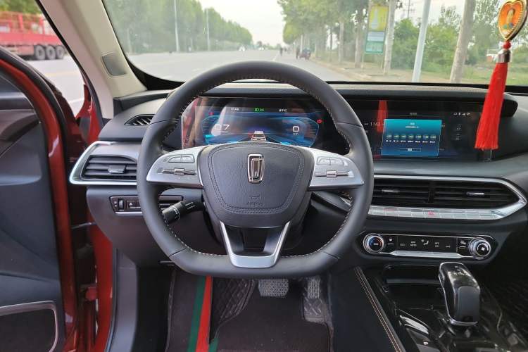 Used Bestune T77 2019 230 TID Automatic Prestige Version China V Emission Standard
