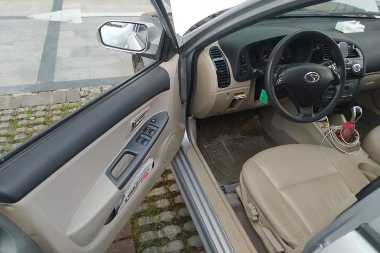 Used Soueast V3 Lingyue 2012 Revised Version 1.5L Manual Flagship Edition Driver Seat