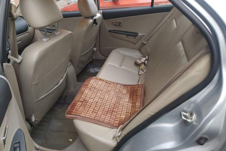 Used Soueast V3 Lingyue 2012 Revised Version 1.5L Manual Flagship Edition Left Rear Seat