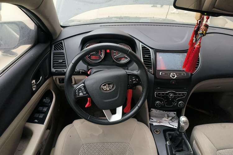 Used Bestune B50 2013 1.6L manual luxury version
