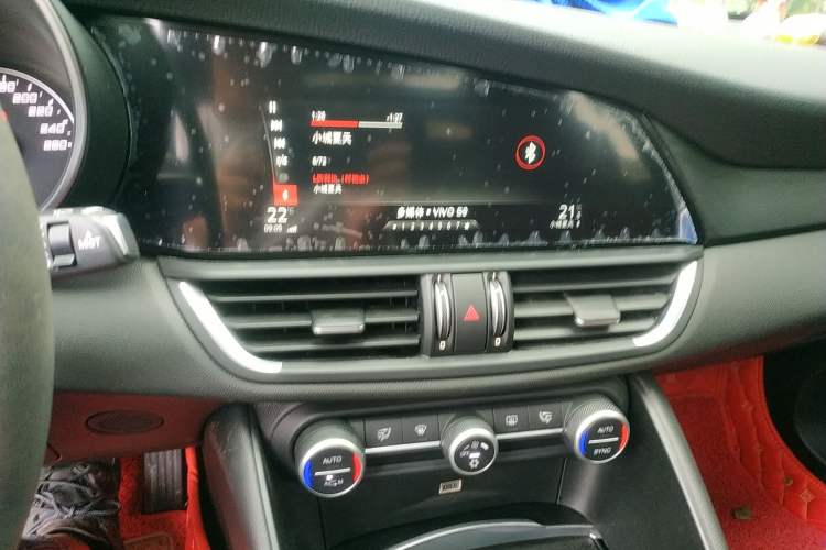 Used Alfa Romeo Giulia 2017 2.0T 200HP Luxury Edition
