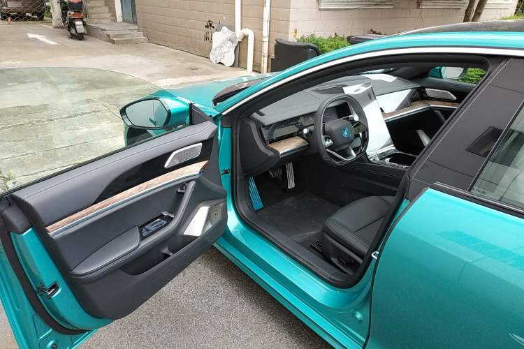 Used NETA S 2022 Pure Electric 715 km Range Rear-Wheel Drive Mid-Range Version
