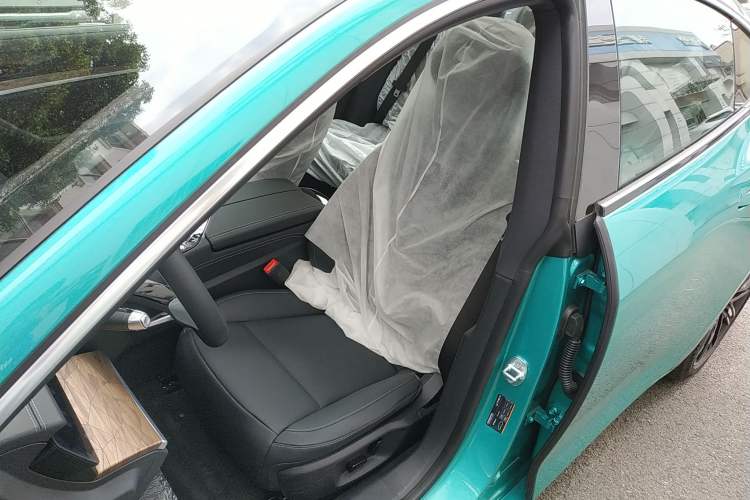 Used NETA S 2022 Pure Electric 715 km Range Rear-Wheel Drive Mid-Range Version
