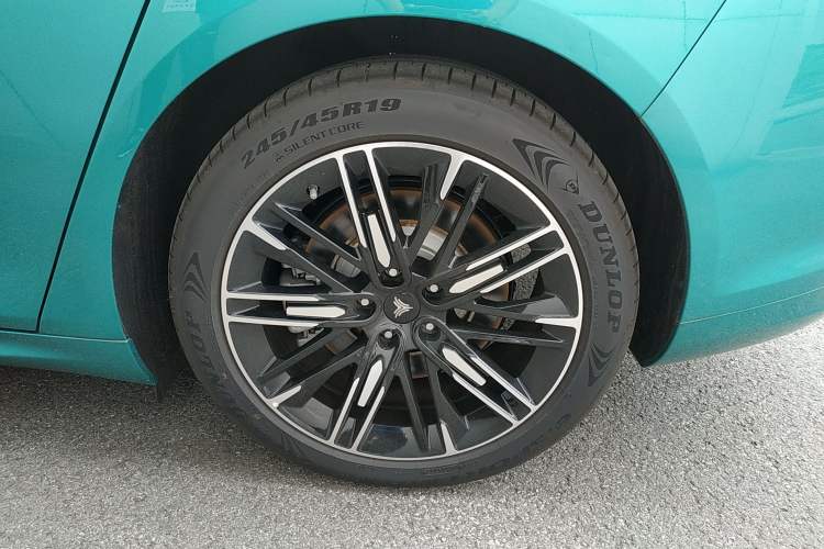 Used NETA S 2022 Pure Electric 715 km Range Rear-Wheel Drive Mid-Range Version
