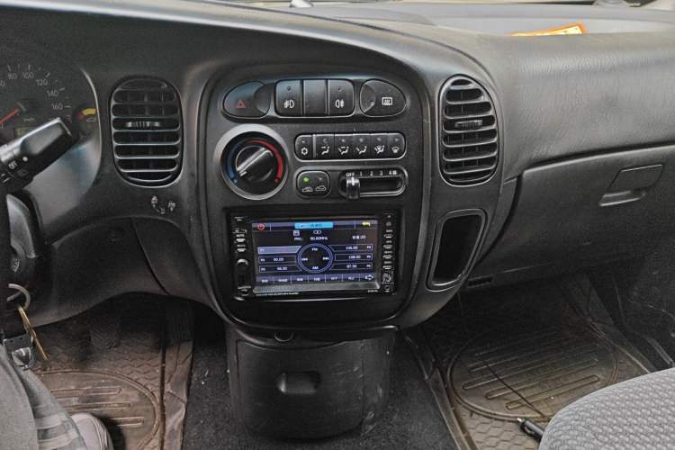 Used JAC Refine 2012 1.9T Shuttle Diesel Comfort Version HFC4DB1-2C