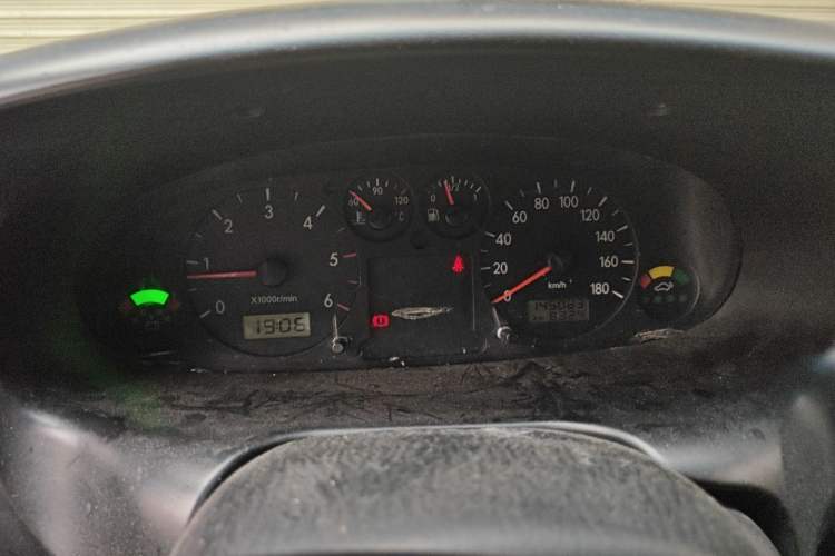 Used JAC Refine 2012 1.9T Shuttle Diesel Comfort Version HFC4DB1-2C