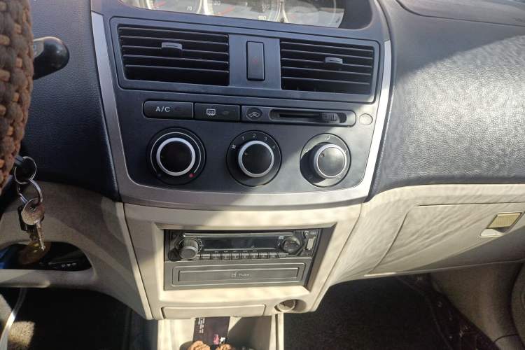 Used FAW Weizhi 2008 Hatchback 1.3L Manual Elite Model