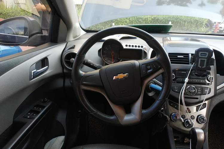 Used Chevrolet Aveo Sonic 2011 Sedan 1.6L Automatic SX