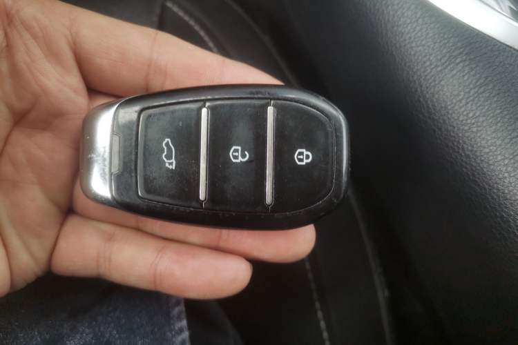 Used Zotye T500 2018 1.5T Automatic Smart Connected Prestige Model
