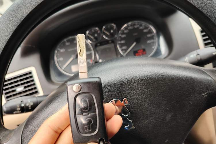 Used Peugeot 307 2007 Revised Version 2.0L Automatic Comfort Edition Vehicle Key