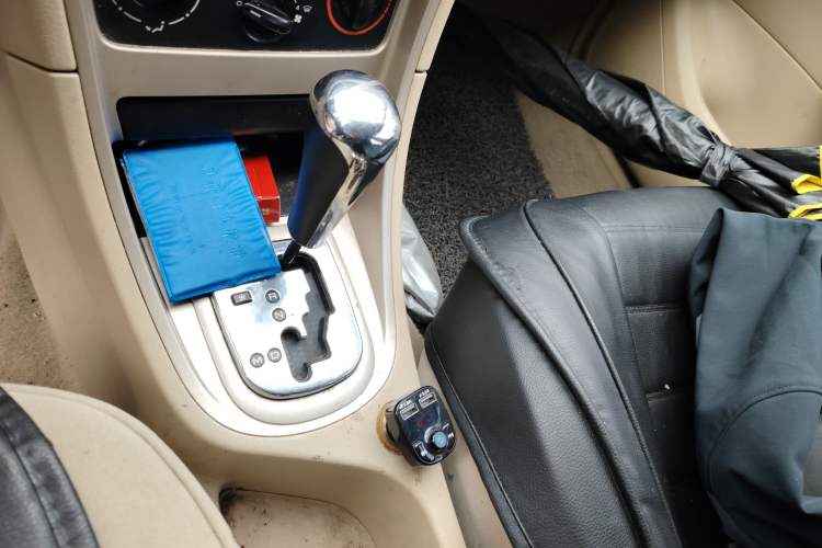 Used Peugeot 307 2007 Revised Version 2.0L Automatic Comfort Edition Gear Lever