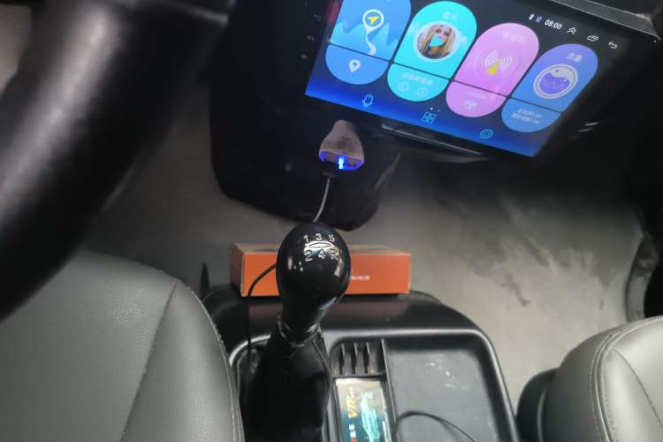 Used JAC Refine 2011 2.0L Shuttle Gasoline Comfort Edition HFC4GA3
