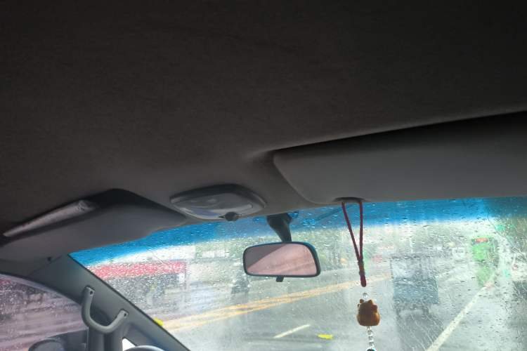 Used JAC Refine 2011 2.0L Shuttle Gasoline Comfort Edition HFC4GA3
