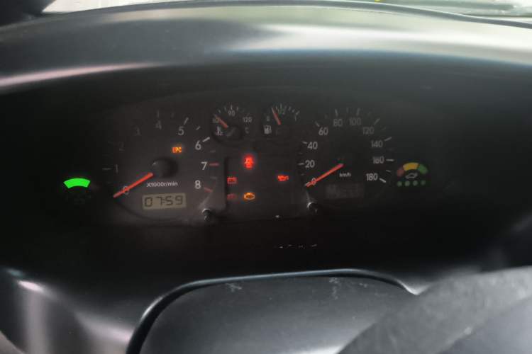 Used JAC Refine 2011 2.0L Shuttle Gasoline Comfort Edition HFC4GA3
