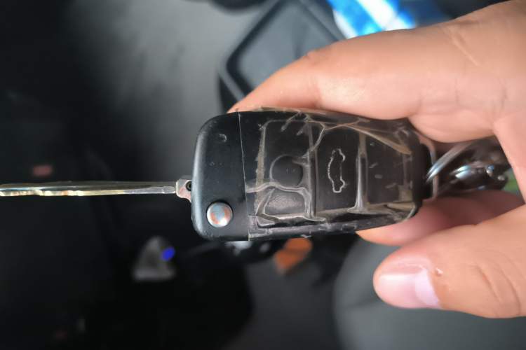 Used JAC Refine 2011 2.0L Shuttle Gasoline Comfort Edition HFC4GA3
