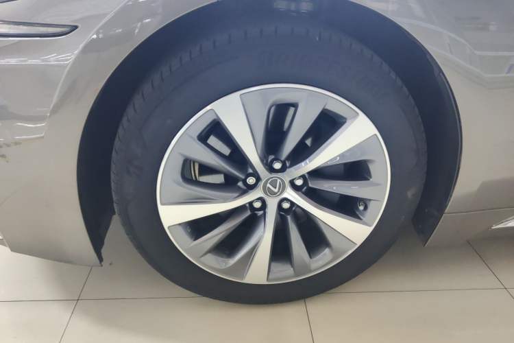 Used Lexus LS 2020 500h Excellence Edition China VI standard
