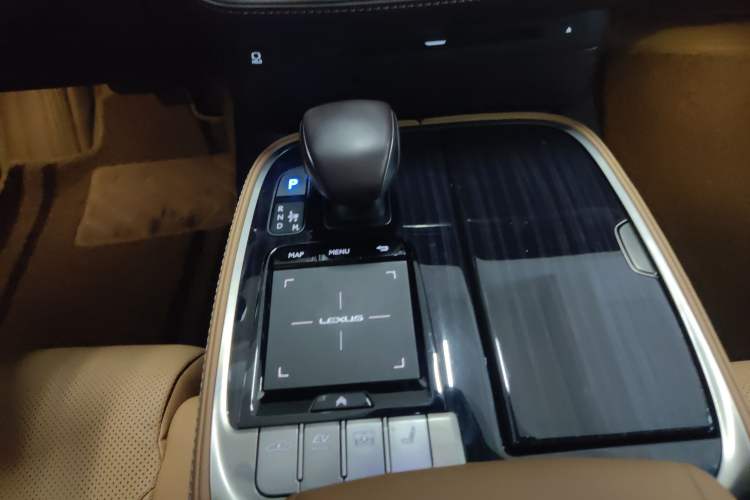 Used Lexus LS 2020 500h Excellence Edition China VI standard
