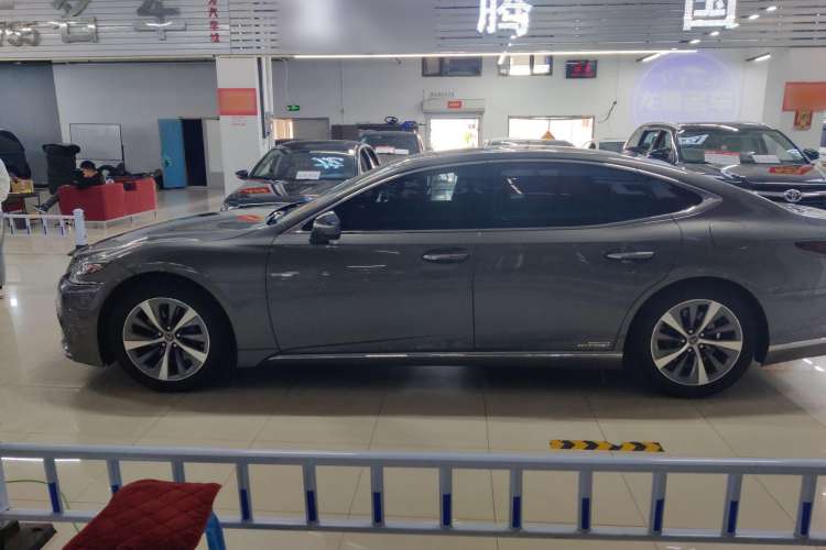 Used Lexus LS 2020 500h Excellence Edition China VI standard
