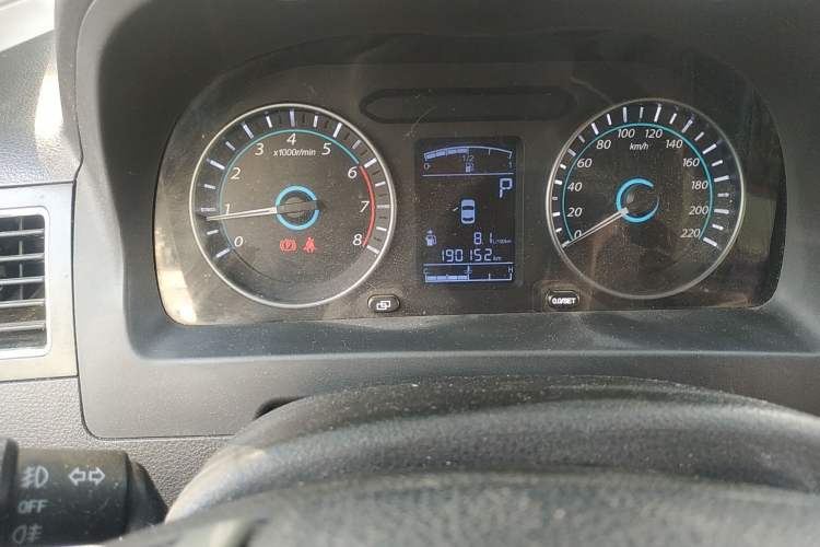 Used FORTHING Joyear XV 2015 1.6L CVT Luxury Model