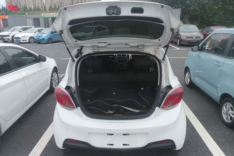 Used Changan Benni EV 2017 Pure Electric 180 km Fashion Model
