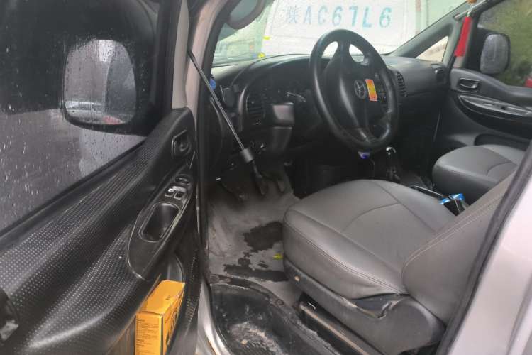 Used JAC Refine 2011 2.0L Shuttle Gasoline Comfort Edition HFC4GA3
