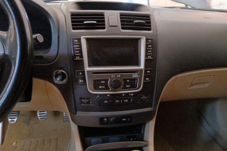 Used BYD G6 2013 1.5TI Manual Luxury Model