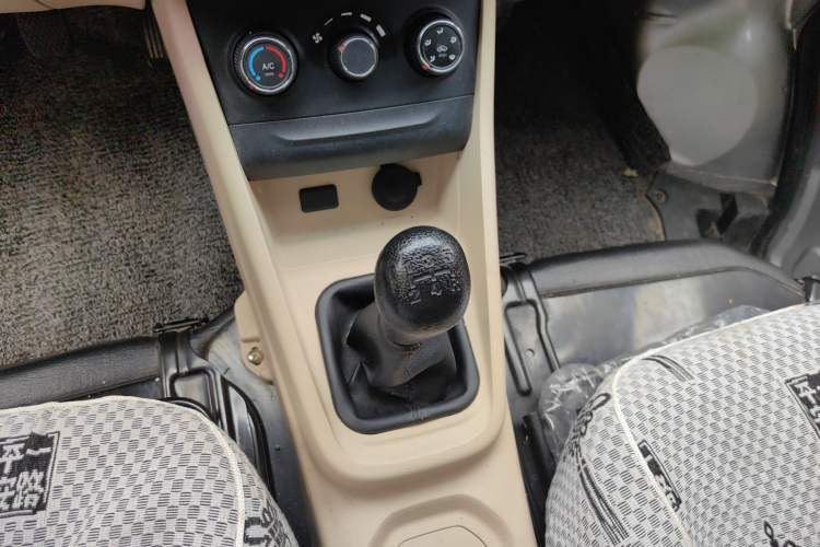 Used Kuayue Kuayue Xing V3 2022 1.5L Gasoline Standard Model 6-Seater Passenger Vehicle JL473QH