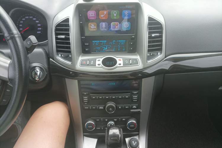 Used Chevrolet Captiva 2015 2.4L 4x4 Flagship Edition 7-Seater