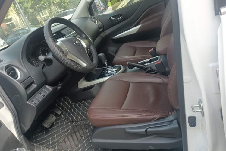 Used Nissan Navara 2017 2.5L Automatic 2WD Luxury Edition QR25