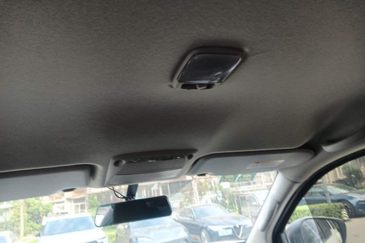 Used Nissan Navara 2017 2.5L Automatic 2WD Luxury Edition QR25