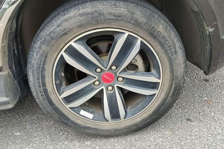 Used Geely Auto GX7 2015 Classic Edition 1.8L Manual Elite Model China V Standard