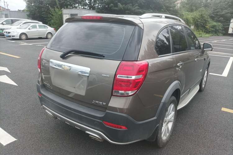 Used Chevrolet Captiva 2015 2.4L 4x4 Flagship Edition 7-Seater