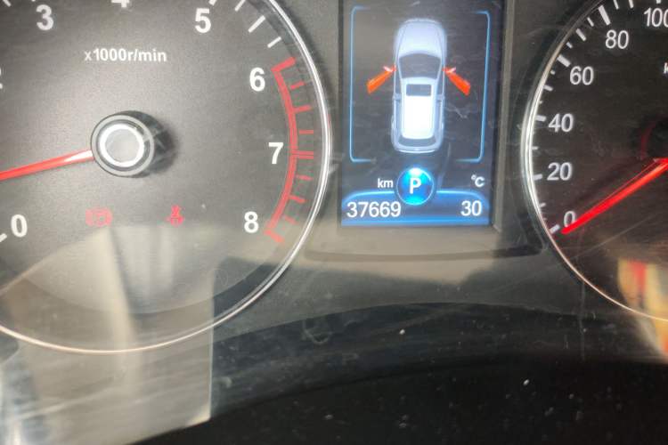 Used FAW Senya R7 2017 1.6L Automatic Smart Version
