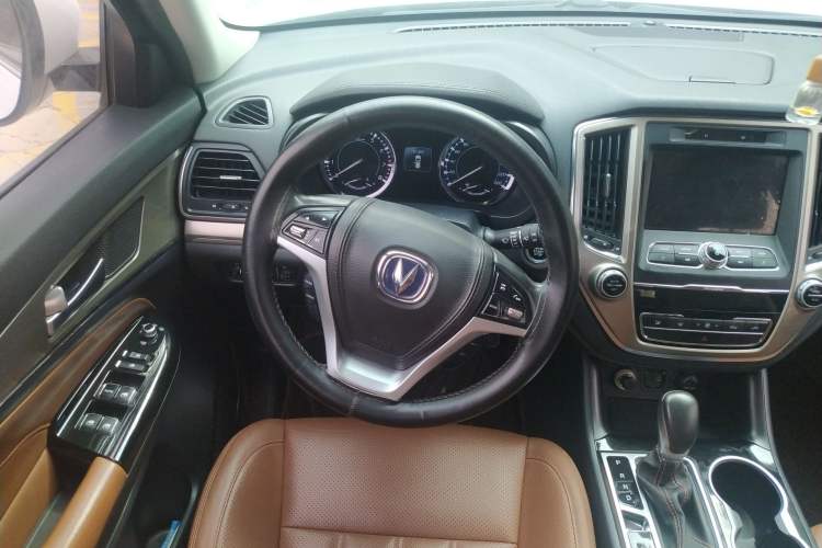 Used CHANGAN CS95 2017 2.0T Two-Wheel Drive Zhiyuan Edition
