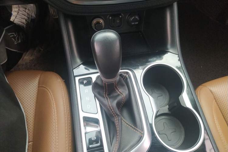 Used CHANGAN CS95 2017 2.0T Two-Wheel Drive Zhiyuan Edition
