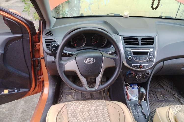 Used Hyundai Verna Ray 2014 1.4L Automatic TOP
