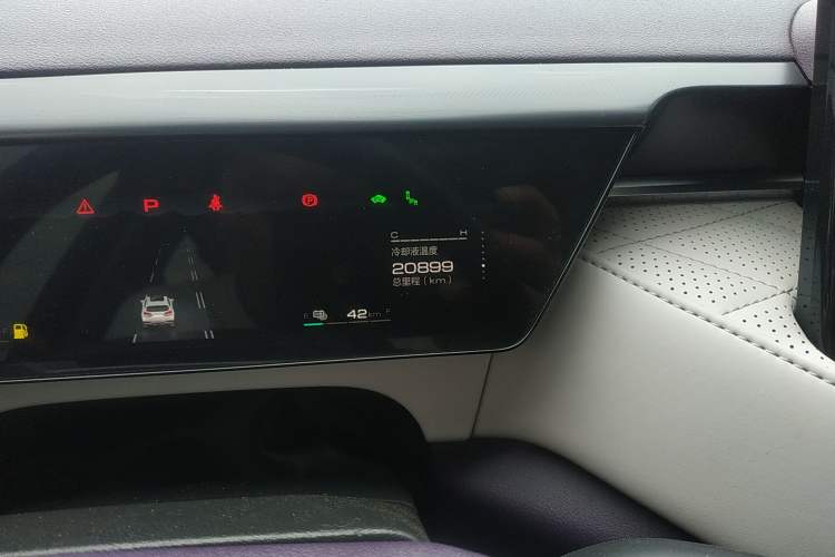 Used Wey Latte DHT-PHEV 2022 1.5T Two-Wheel-Drive Extra-Large Version
