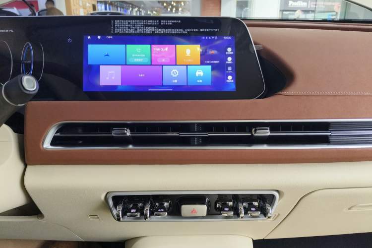 Used ORA Good Cat 2023 501 km Long-Range Luxury Version Lithium Iron Phosphate
