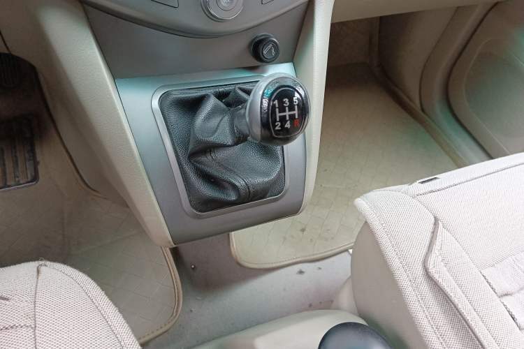 Used BYD S6 2012 2.0L Manual Luxury Version